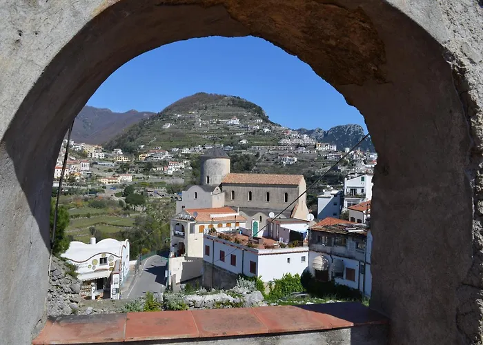 Palazzo Della MarraBed and Breakfast